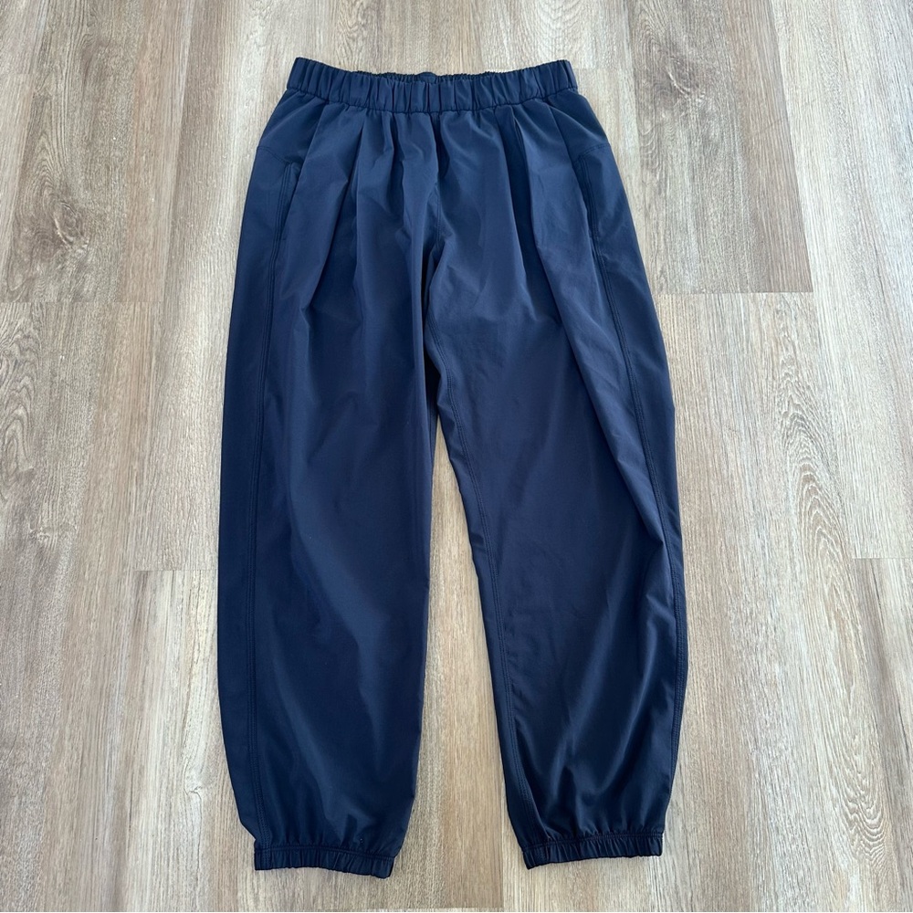 Vintage Lululemon Black Cuffed Jogger Travel Pants with Pockets